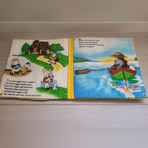 Children's Soft Book Fabric Book Riddles Great Gift Quilted Learning - Picture 3 of 7